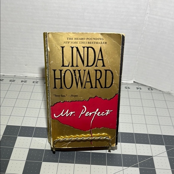 Linda Howard 'Mr. Perfect' Book - Picture 1 of 8